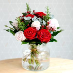 valentine-blushes-red-rose-bouquet-1